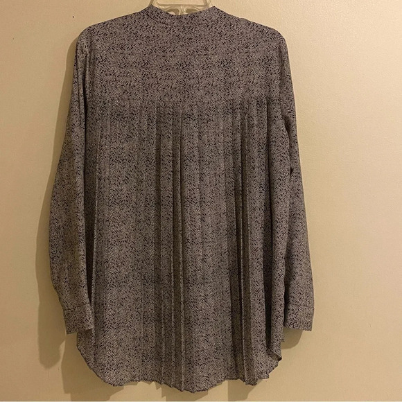 Daisy Fuentes Size L Boho Long Sleeve Pleated Back Button Down Black White - Picture 4 of 10